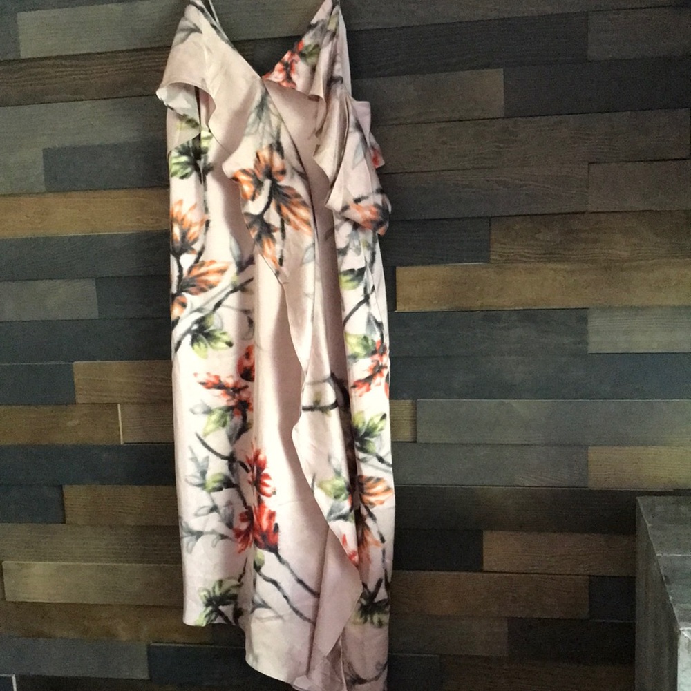 Sexy strappy floral ASOS dress! 🌸💃🔥